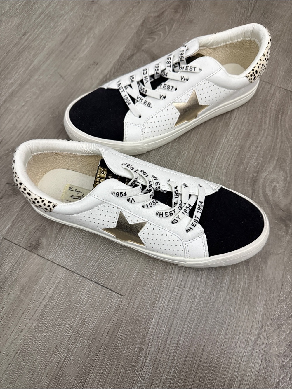Vintage Havana Women’s Casual Sneakers Size 8.5 NEW -white, gold, black, cheetah